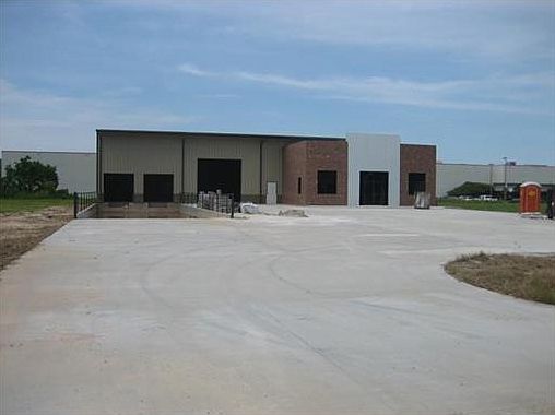 1st image of 114 Lear Dr
