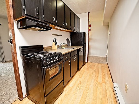 BV5E All Mountain Rentals Kitchen