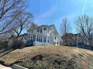 903 Iowa Ave, Iowa City, IA 52240