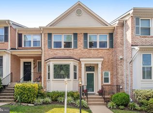 9065 Golden Sunset Ln, Springfield, VA 22153