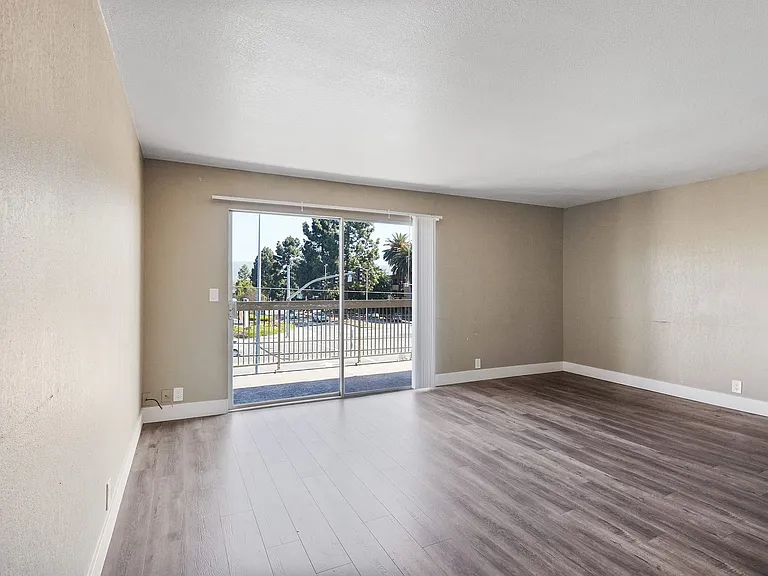 Pinebrook Apartments — Photo 20
