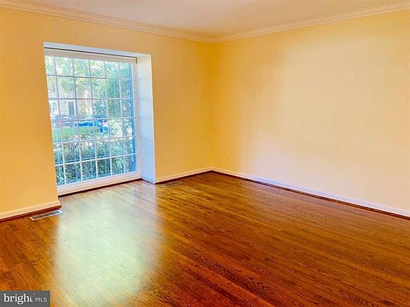 3rd image of 9294 Bailey Ln