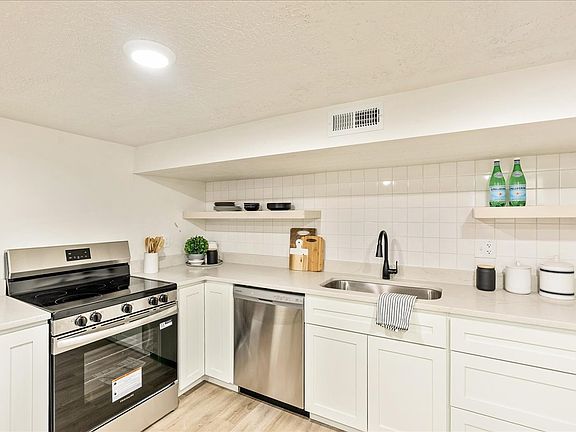 3rd image of 147 E Commonwealth Ave #2
