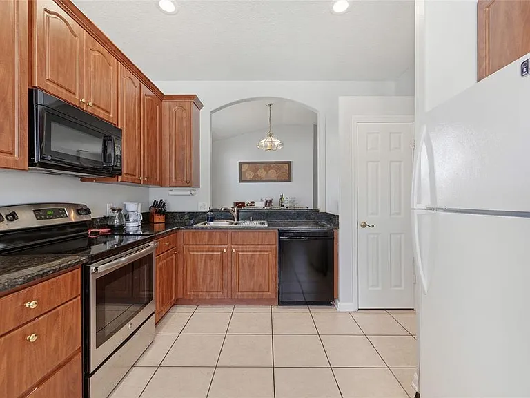 3180 Stonehurst Cir — Photo 5