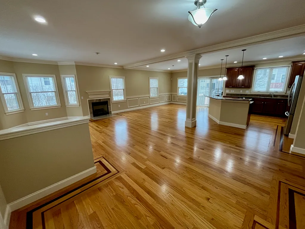 3 bed, 3.5 bath, 2526 sqft, $5,200 — Photo 3