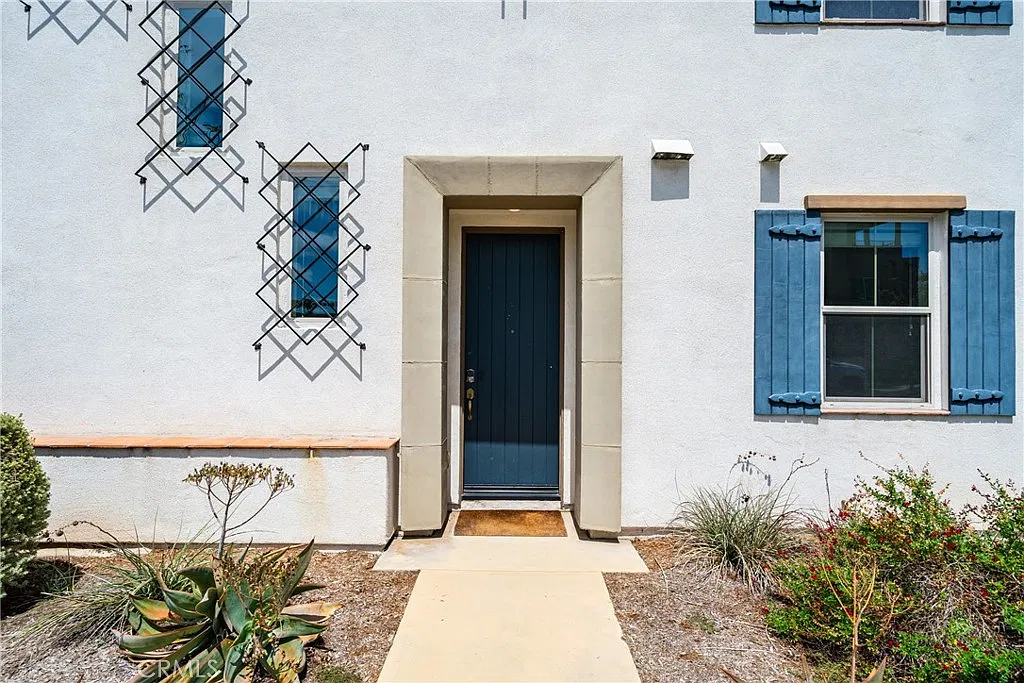 4 bed, 4.5 bath, 2906 sqft, $6,950 — Photo 3