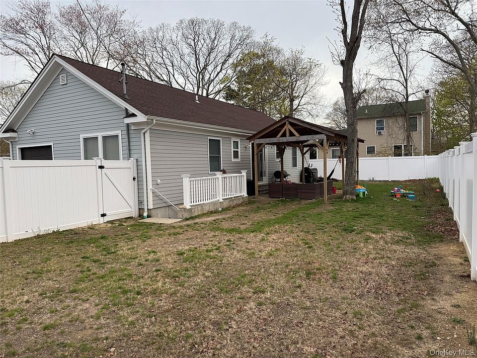 1st image of 136 Magnolia Drive