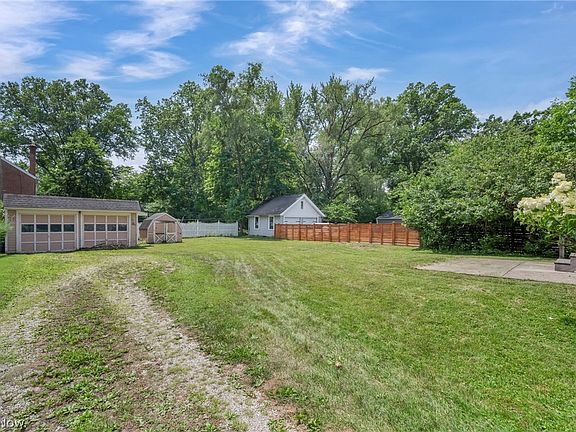 4th image of 26153 Bagley Rd
