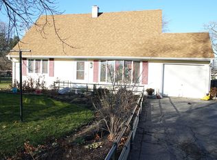1018 Betty Dr, Lake Zurich, IL