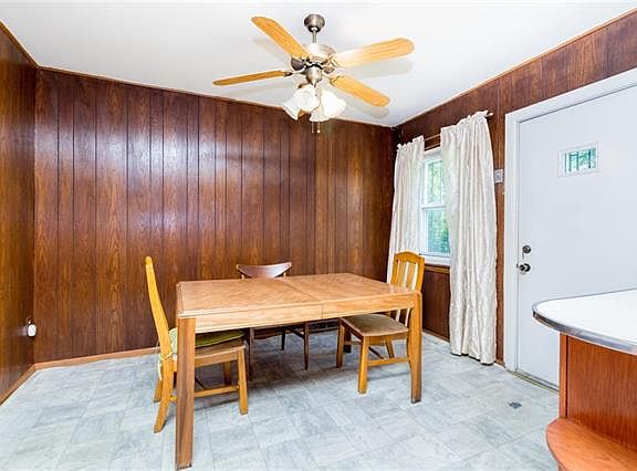 5th image of 3858 Barnes Ave #A