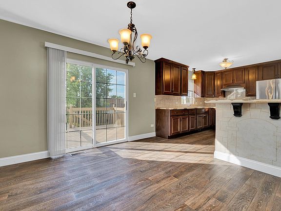 5th image of 1009 Sudbury Dr