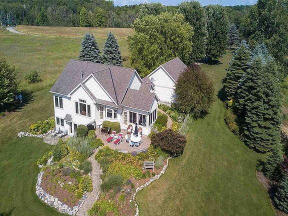 2nd image of 7805 Eagle Nest Cir
