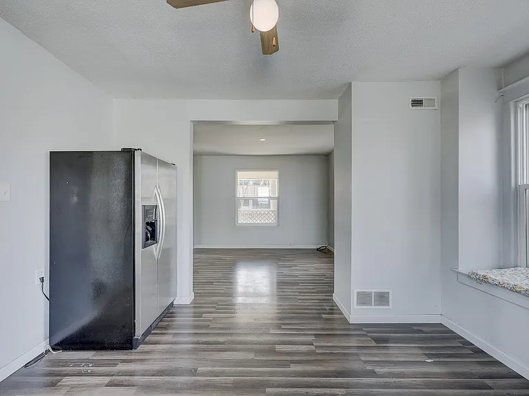 813 S Center St — Photo 12