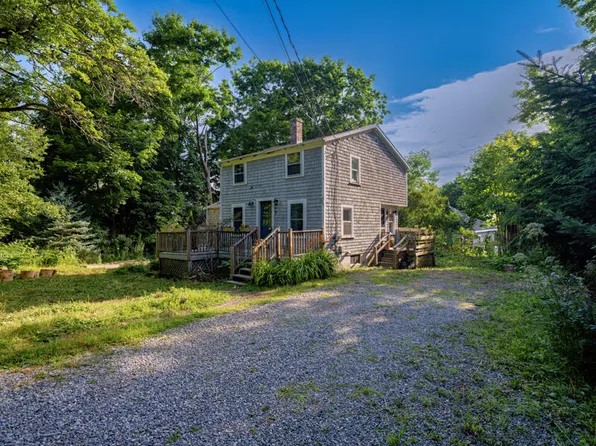 17 Dunton Avenue, Rockland, ME 04841