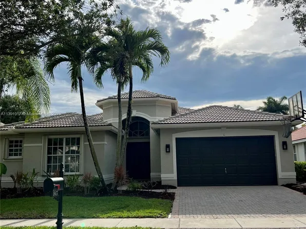 19477 Estuary Dr, Boca Raton, FL 33498