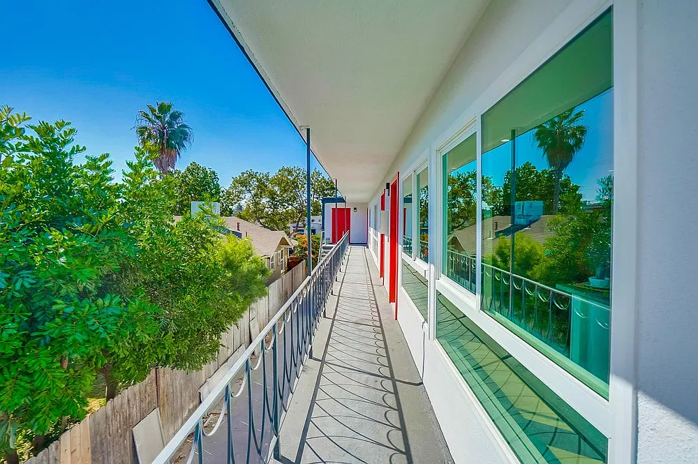 1512 Sherman Pl — Photo 4