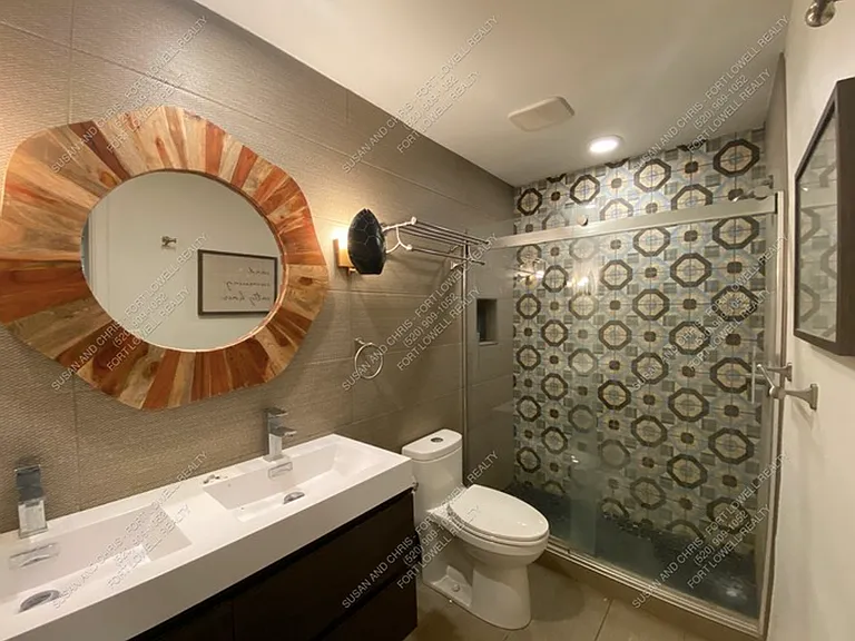 1 and 2 Bedrooms Great Location with Community Pool and Onsite Laundry! 1/2 of Mile from U of A — Photo 20