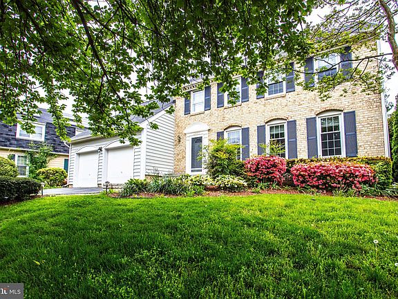 4th image of 9820 Meadowcroft Ln