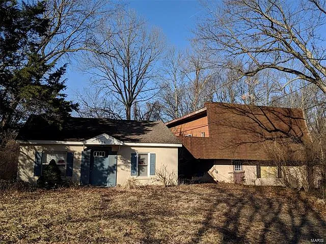 30 Richard Pl photo 1