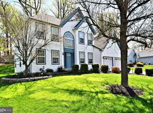 30 Fairway Dr, Langhorne, PA 19047