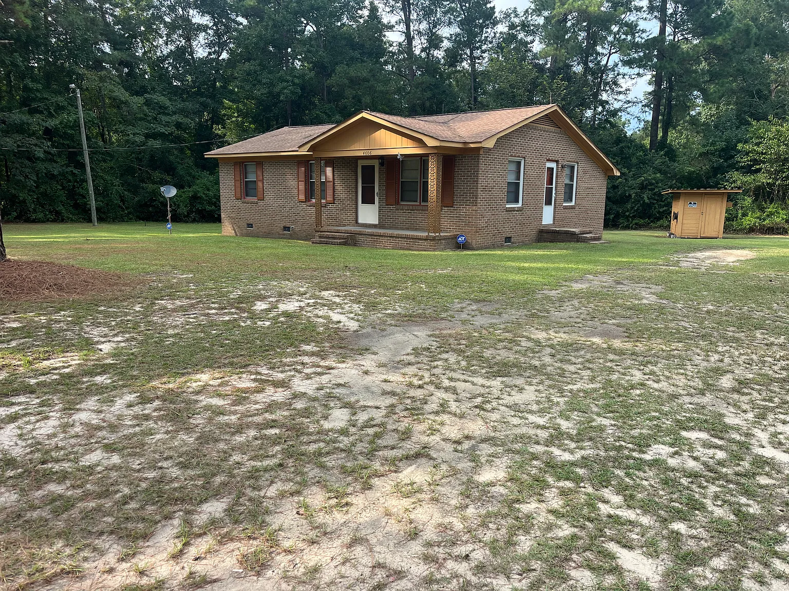 3 bed, 1060 sqft, $1,200 — Photo 1
