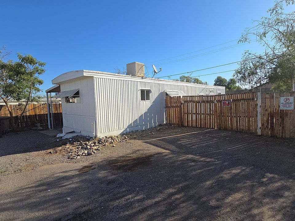 1st image of 10571 N Bloom St