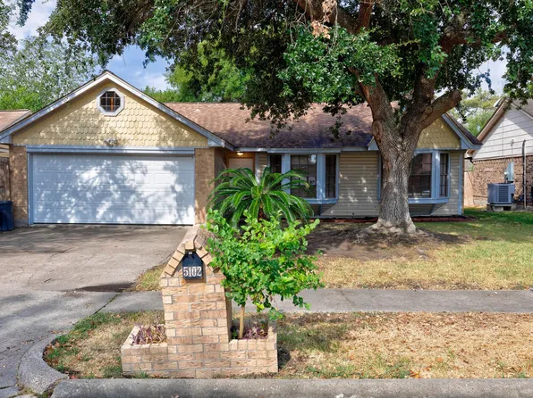 5102 Parsley St, Baytown, TX 77521
