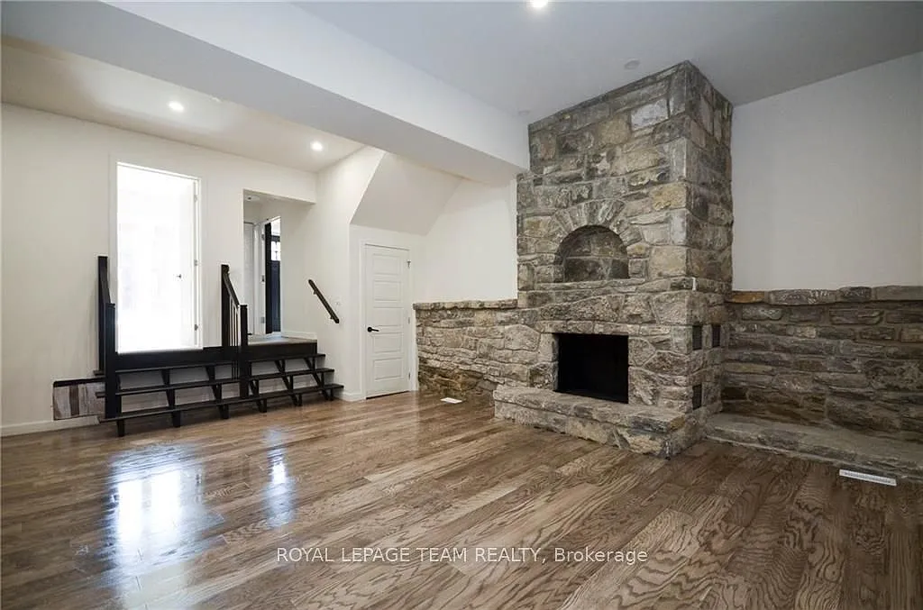 2 bed, $2,550 — Photo 2