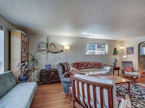 4th image of 608 N Sheridan Ave