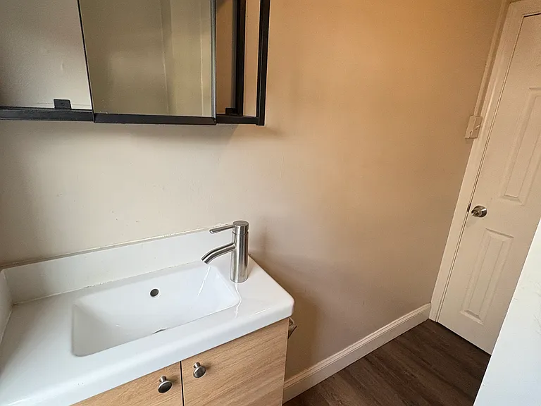 9 Putnam St #1R — Photo 7