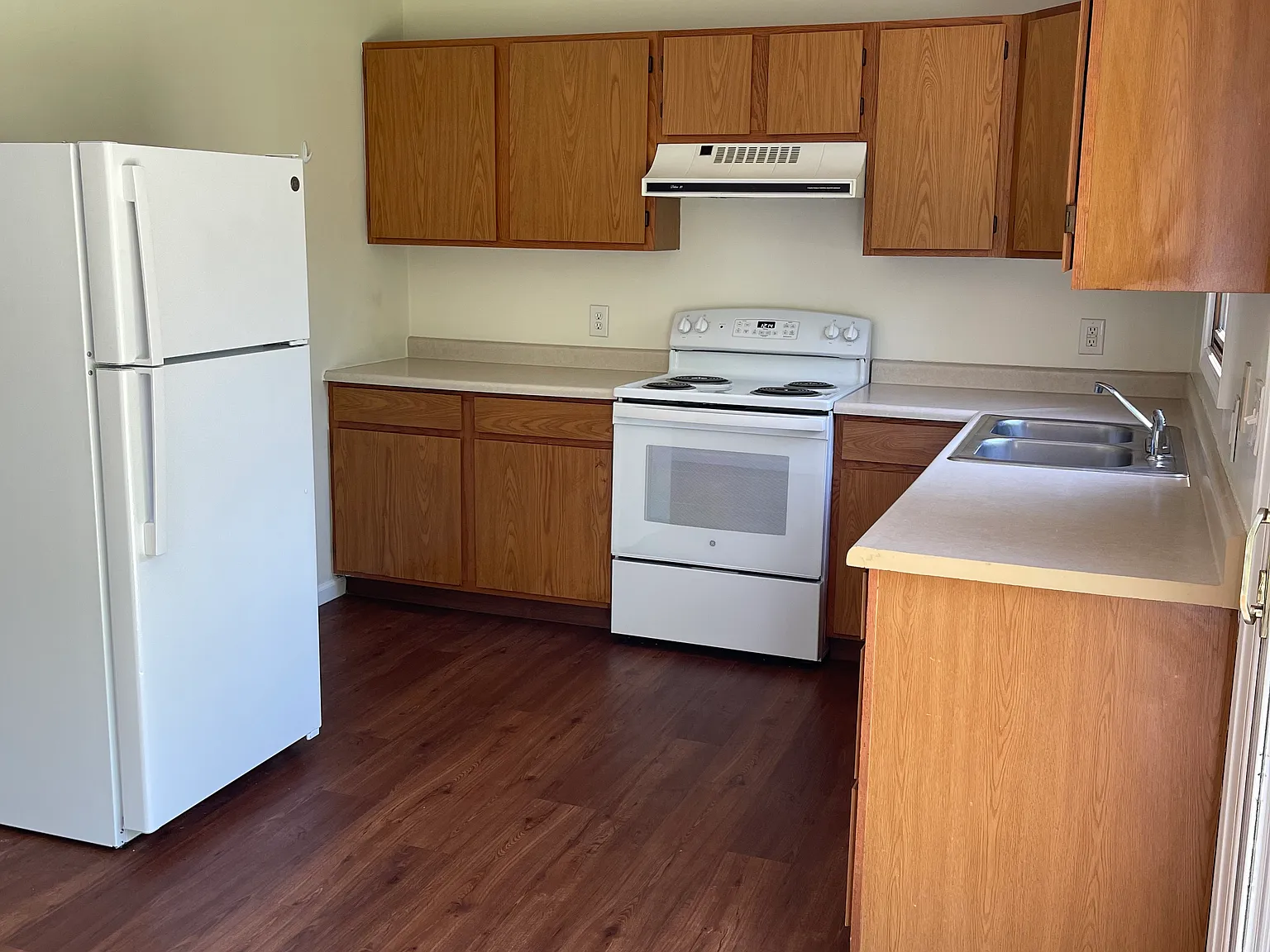 2 bed, 1000 sqft, $1,075 — Photo 4
