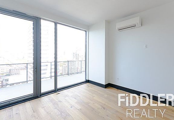 4th image of 42-22 27th St #609