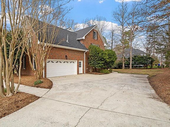 5th image of 109 Ellsworth Pl