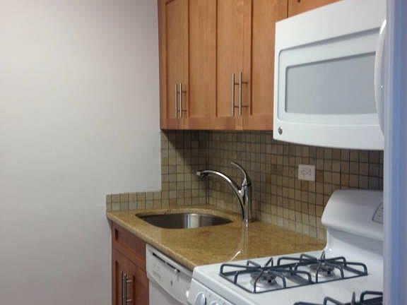 4th image of 353 E 83rd St APT 21G