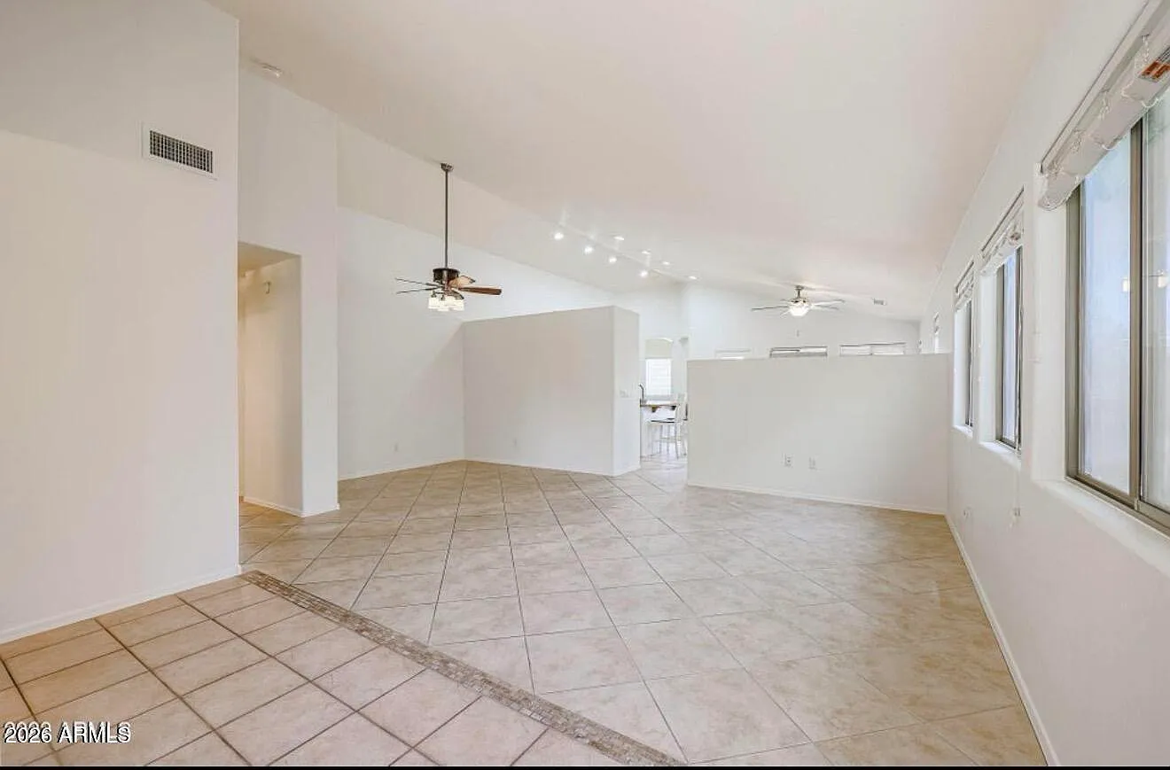 4 bed, 2.0 bath, 1754 sqft, $2,400 — Photo 3
