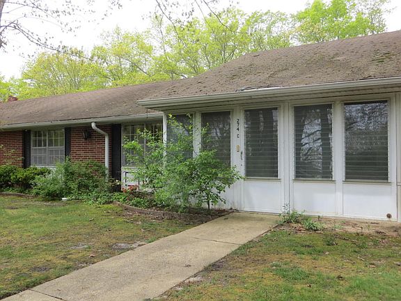 4th image of 274C Kingston Ct #100C
