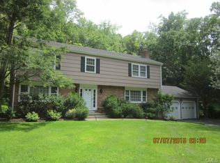 15 Post Gate Rd, Trumbull, CT 06611