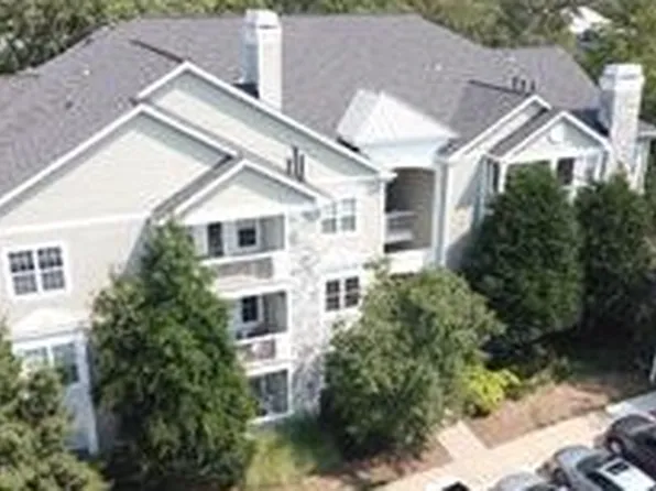 1720 Lake Shore Crest Dr APT 1-36, Reston, VA 20190