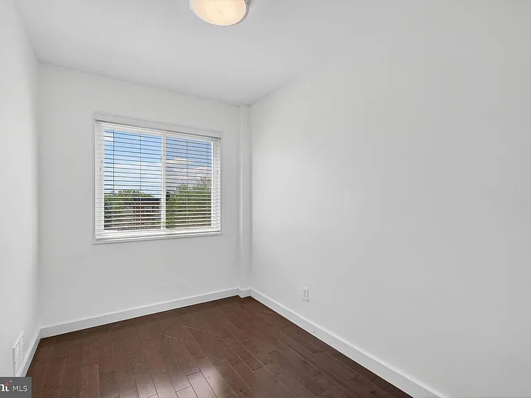 2218 16th St NE — Photo 12
