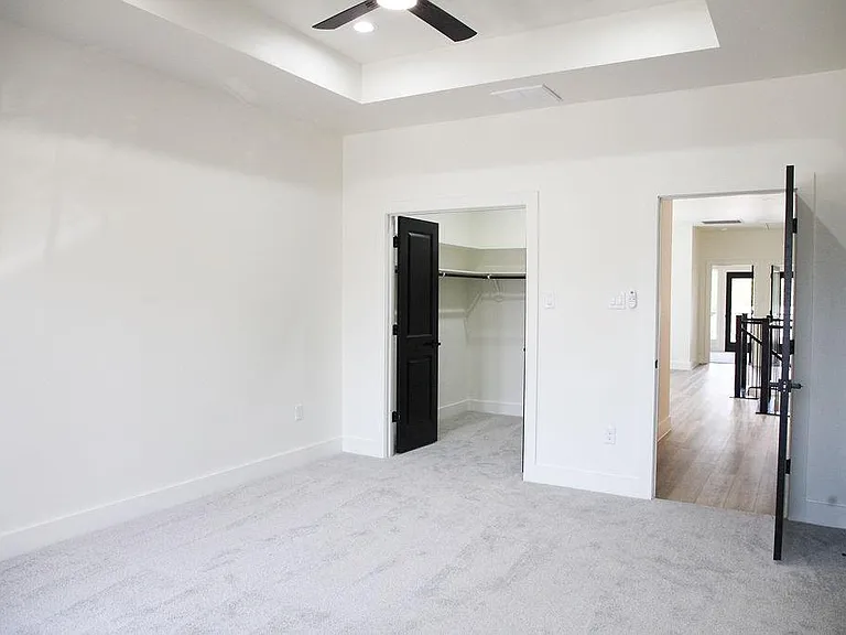 7134 Saint Augustine St — Photo 20