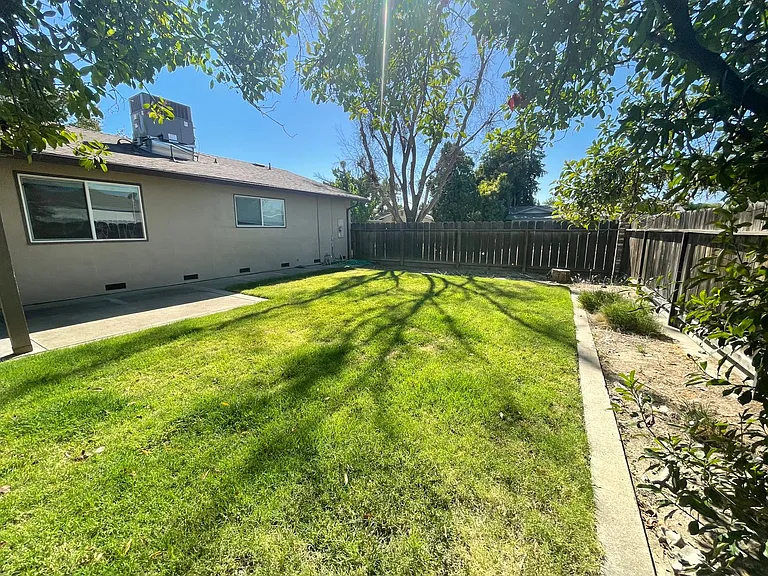 3233 Nightingale Dr — Photo 29