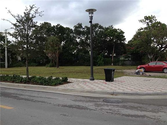 2nd image of 601 NE 2nd Ave