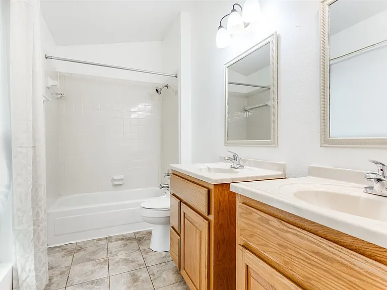 4617 Feathercrest Dr — Photo 3