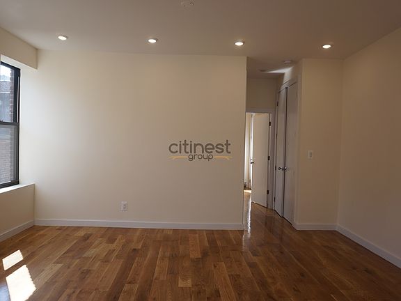 5th image of 558 11th St #Three_b