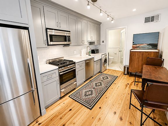 3rd image of 136 Arlington St Unit 2