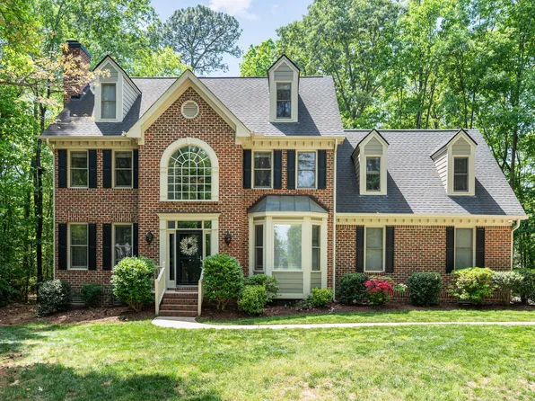 5208 Linksland Dr, Holly Springs, NC 27540