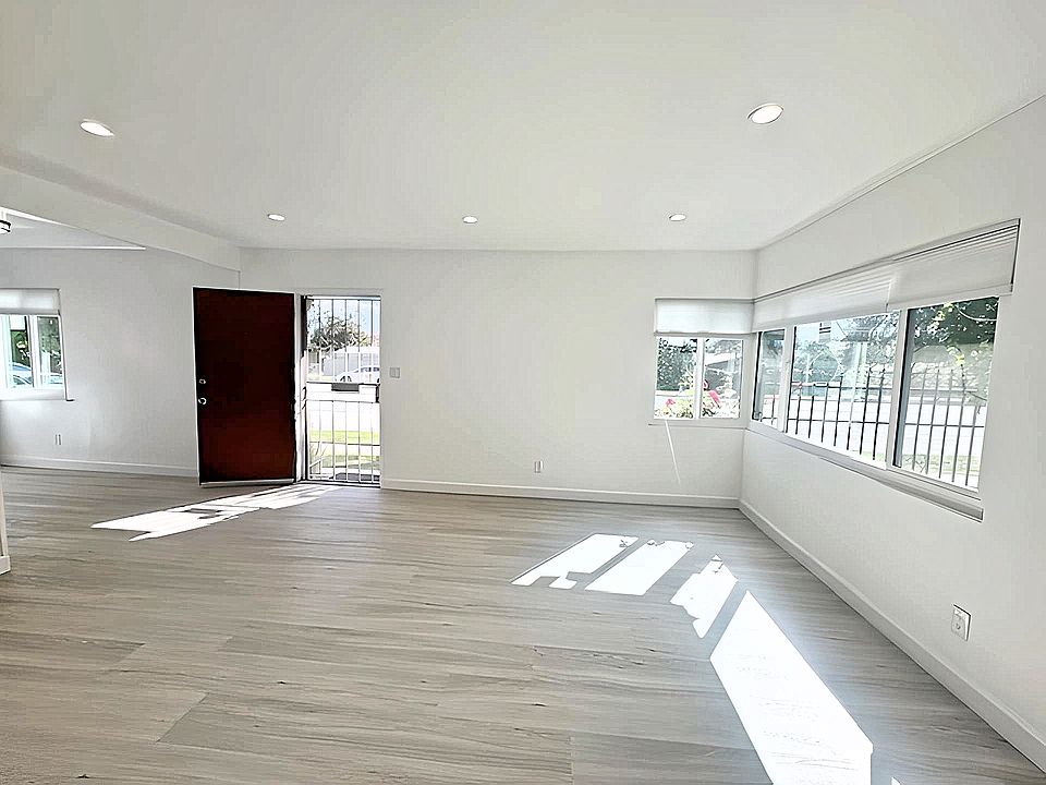 1st image of 18139 Roscoe Blvd APT 1