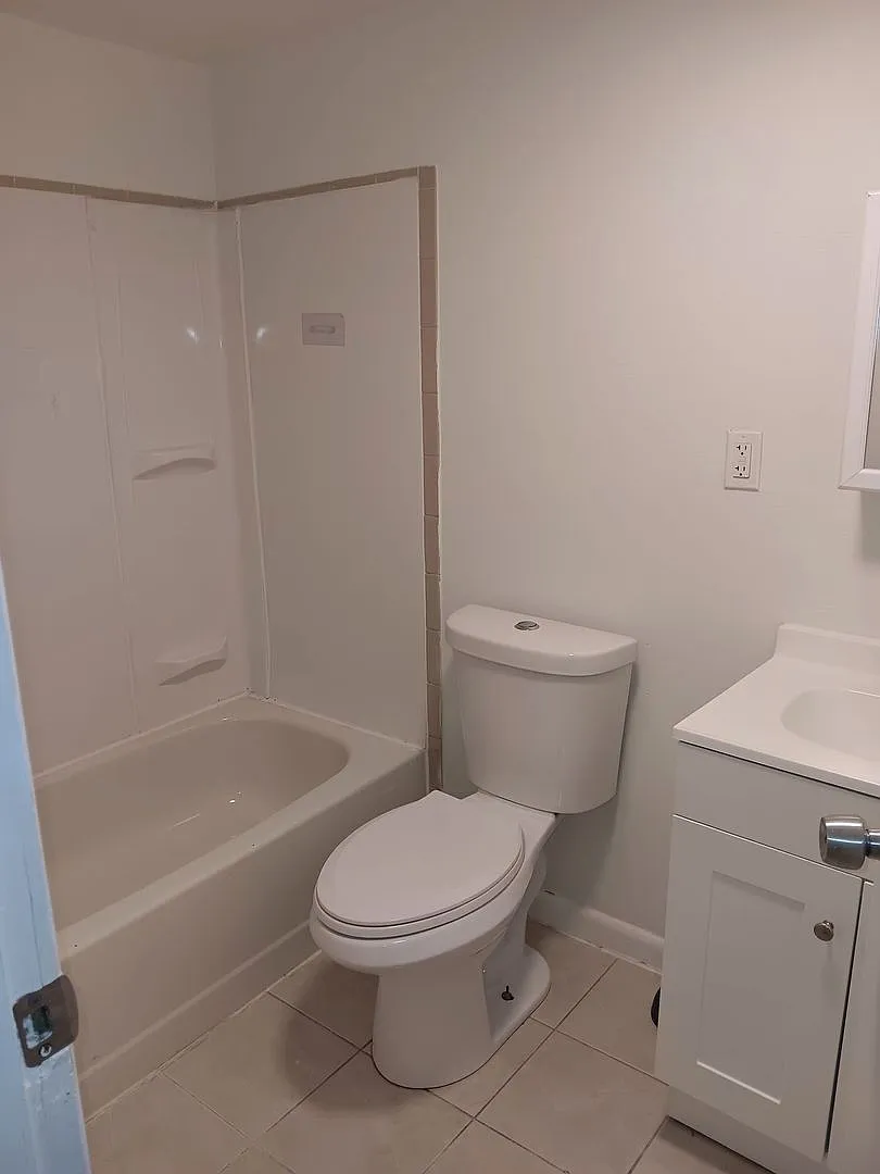 5304 Jackson St — Photo 4