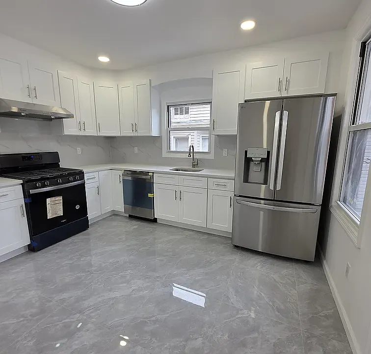 142 Fremont Ave