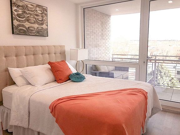 5th image of 1423 Broadway APT 6F
